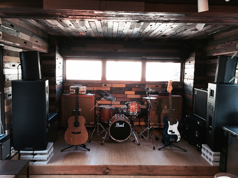 �o���ҕ�W�I�����s���F���k��barrack block cafe(���c�}���E��̓���)